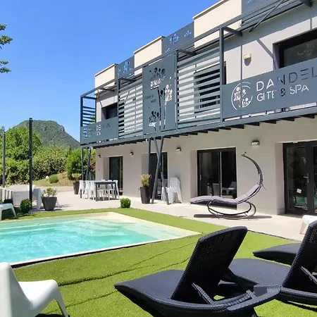 Dandelion Gorges Du Tarn Piscine Jacuzzi Riviere Vue Exceptionnelle Nature Design Holiday home Mostuejouls